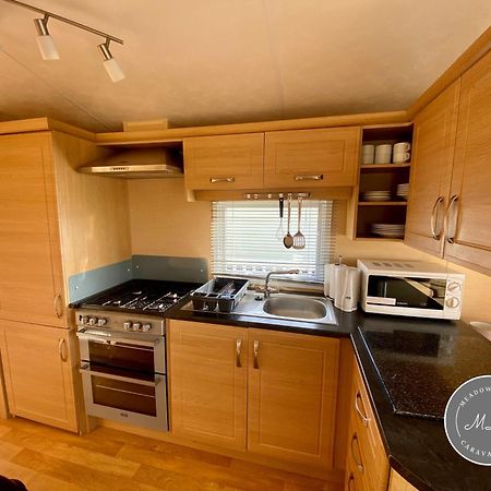 Palm Grove 132 - Pet Friendly, Wifi, Central Heating, Close To Shops And Beach - Meadow Lakes Caravan & Lodge Hire Chapel St Leonards Zewnętrze zdjęcie