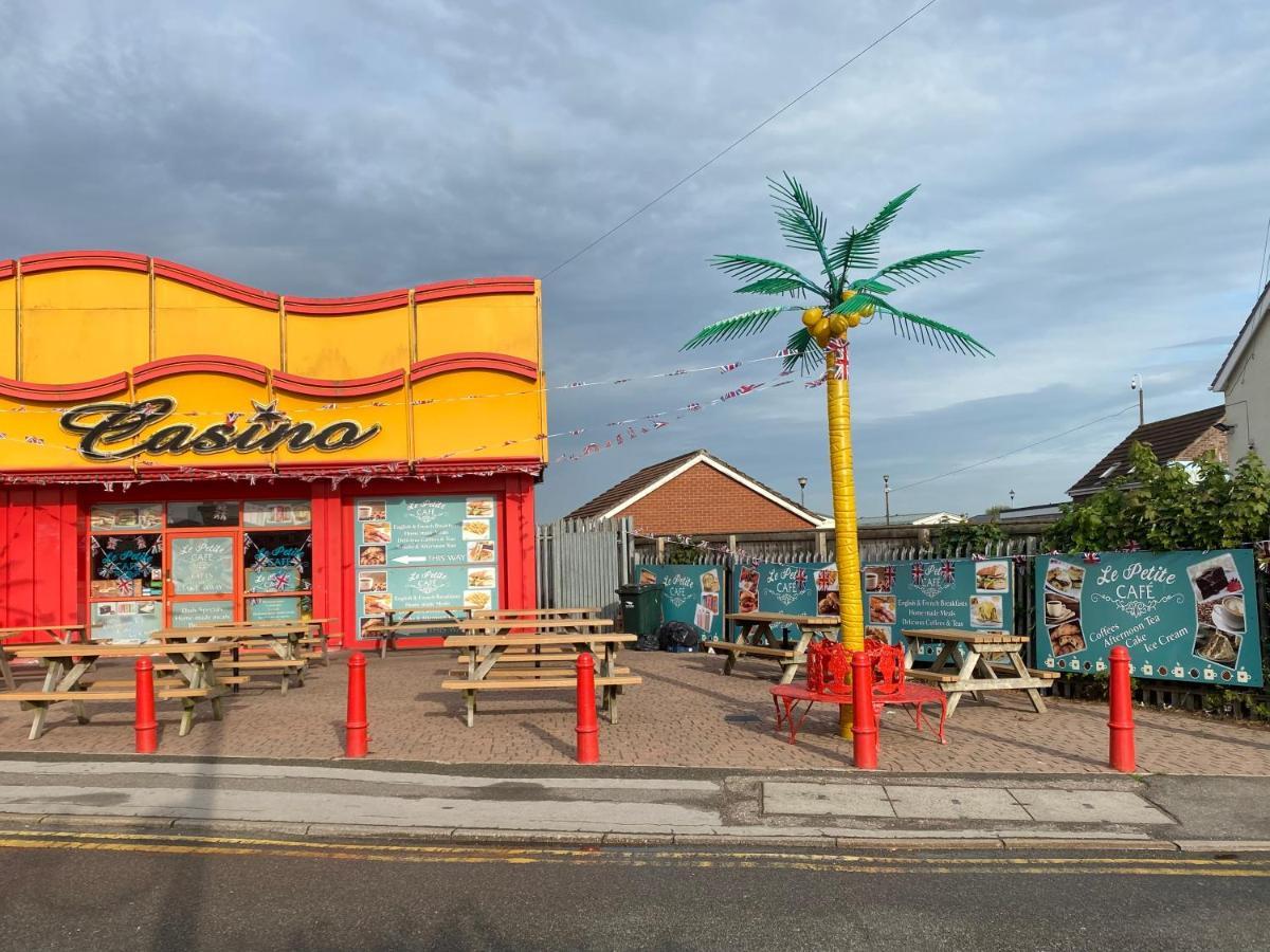 Palm Grove 132 - Pet Friendly, Wifi, Central Heating, Close To Shops And Beach - Meadow Lakes Caravan & Lodge Hire Chapel St Leonards Zewnętrze zdjęcie
